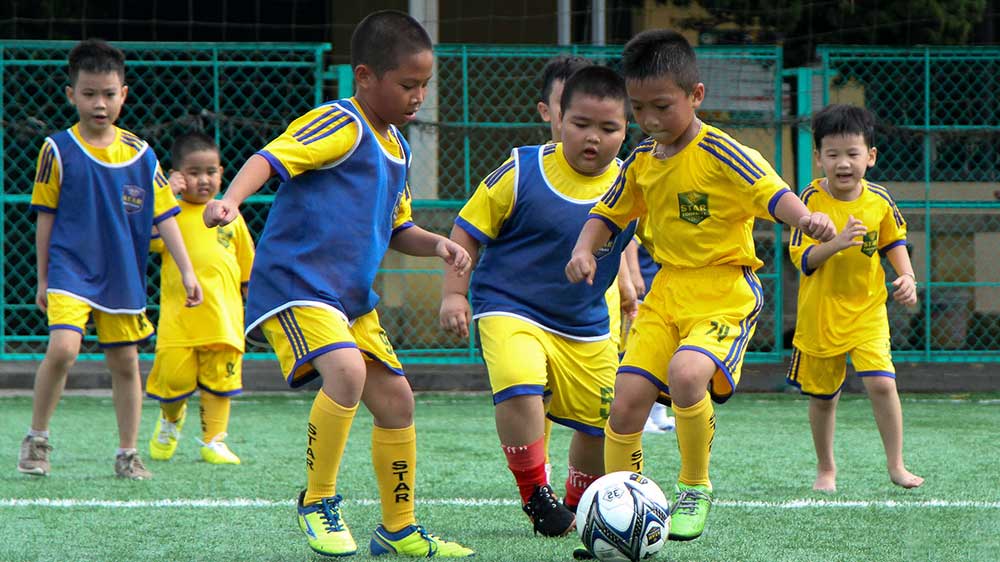 lợi ích của bóng đá với trẻ em